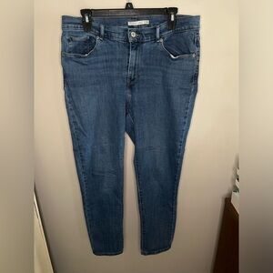 Levi Straight Leg Cropped Jeans